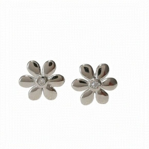 Sterling silver Forget me Not stud earrings with Diamond center - Picture 1 of 9